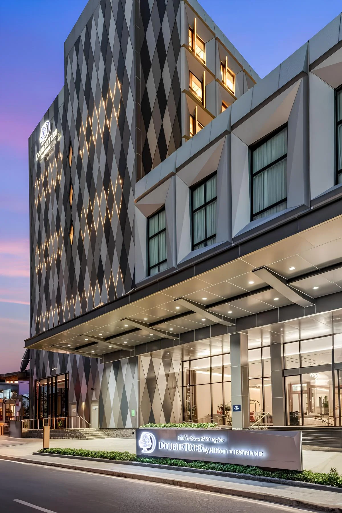 2 - DoubleTree by Hilton Hotel