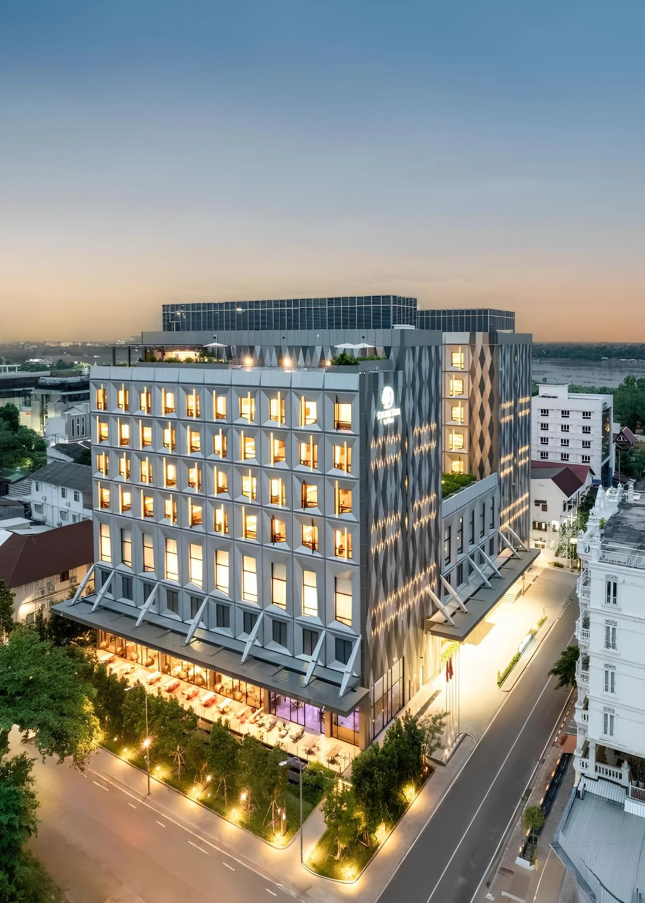 3 - DoubleTree by Hilton Hotel