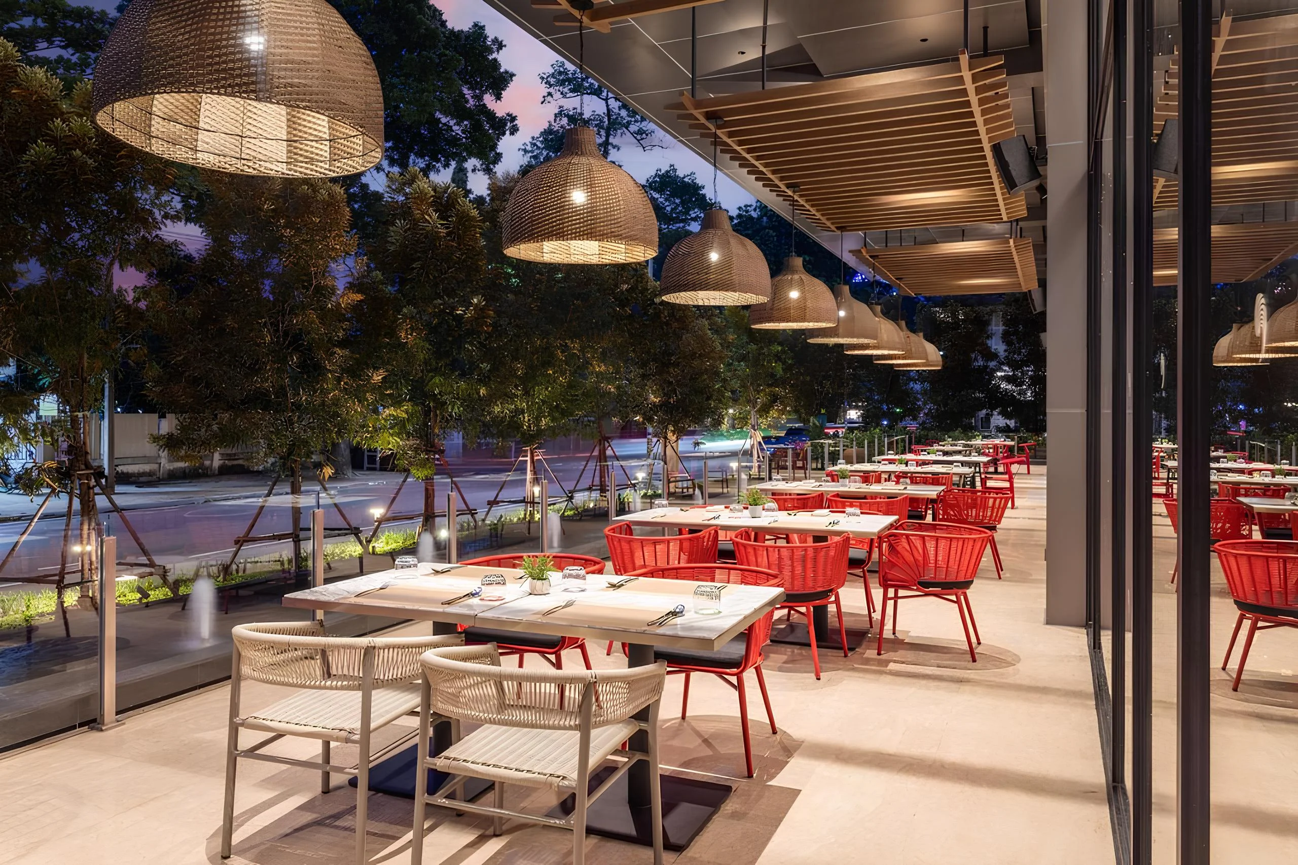 4outdoor - DoubleTree by Hilton Hotel