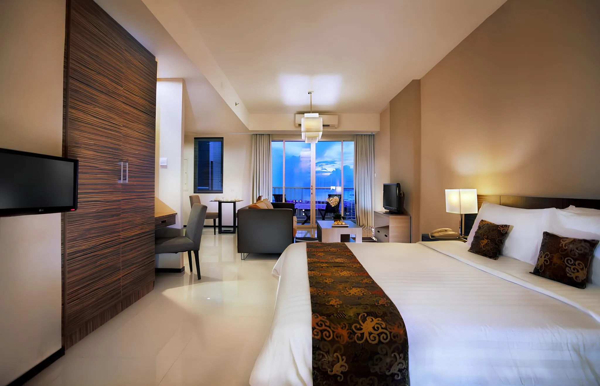 Bedroom - Grand Aston Hotel