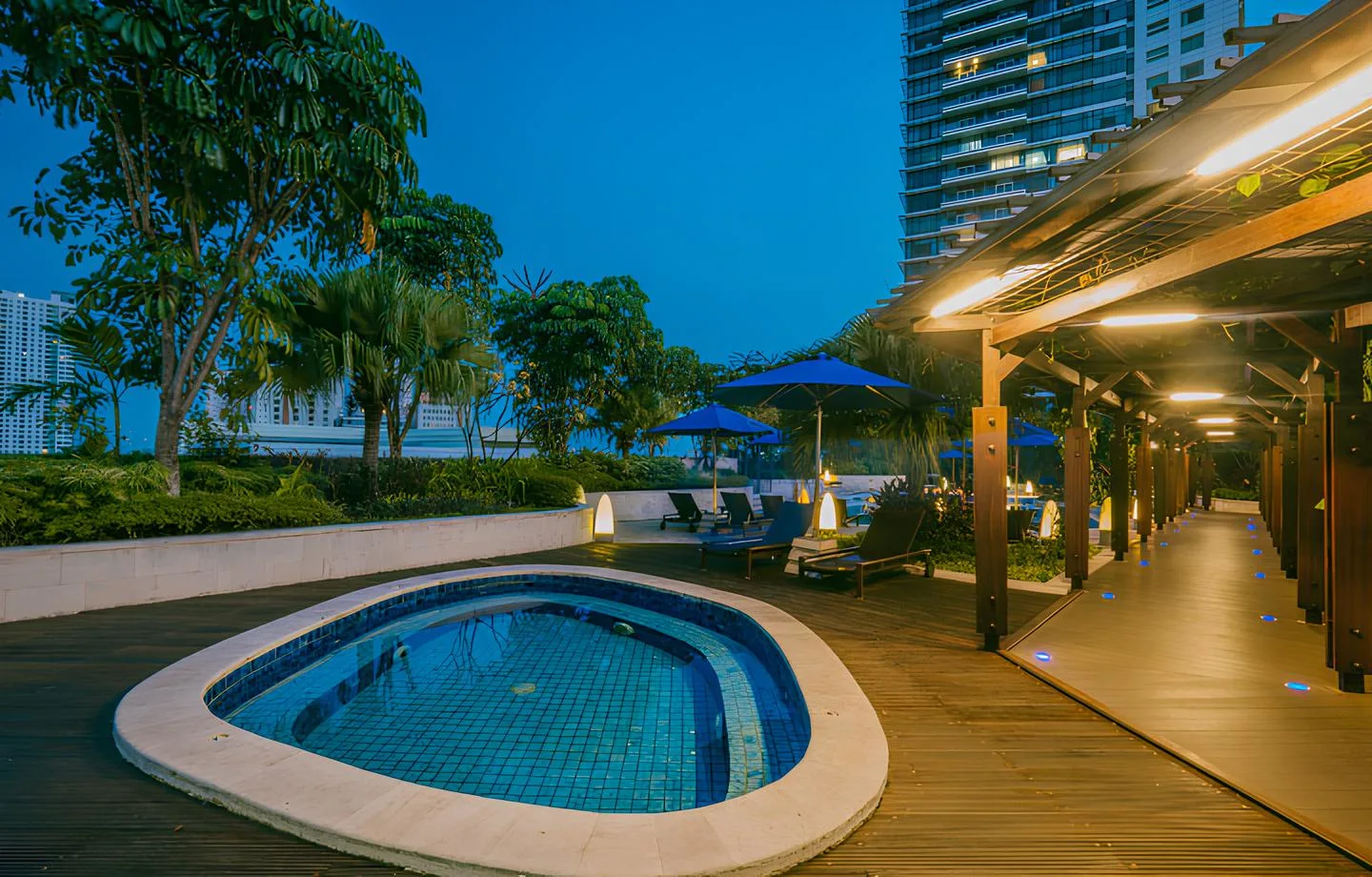 Pool 2 - Hotel Indonesia Kempinski